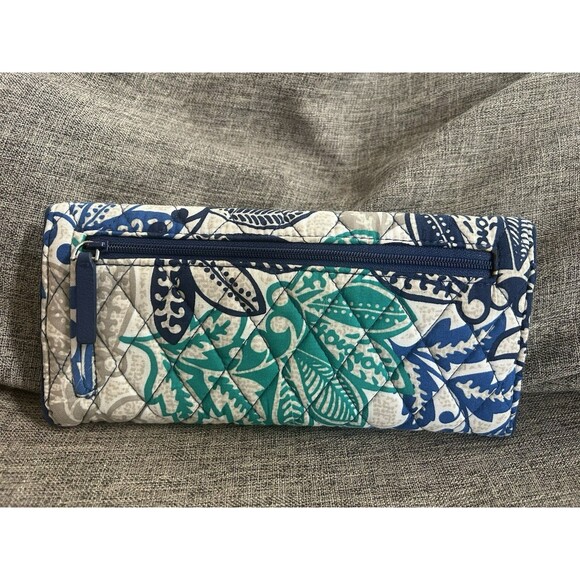 Vera Bradley Trifold Wallet In Santiago RFID Magnetic Closure - Picture 2 of 7
